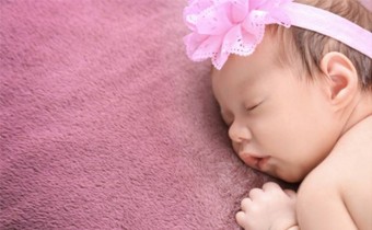 如何哄睡0-3個月的嬰兒 0-3個月的嬰兒不睡覺怎么辦